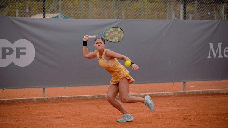 Carol Meligeni luta em três sets, mas perde em Cáli