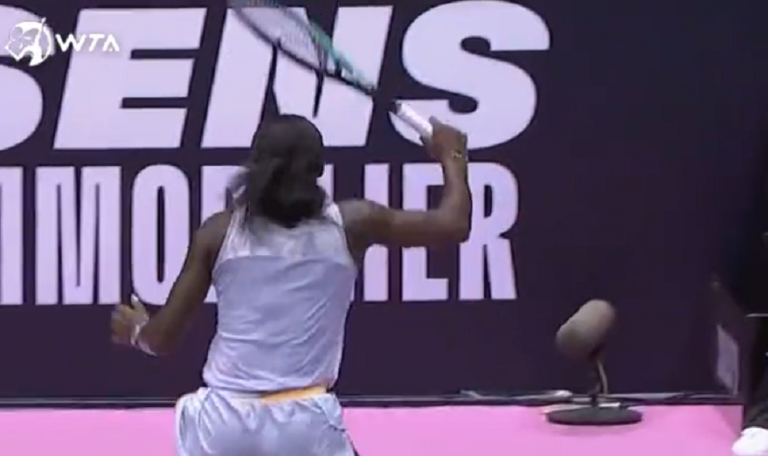 [VÍDEO] Incrível: Parks descola um tweener lob no WTA de Lyon