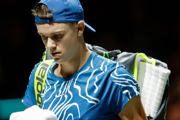 Rune desiste do ATP 250 de Marselha após lesão em Roterdã