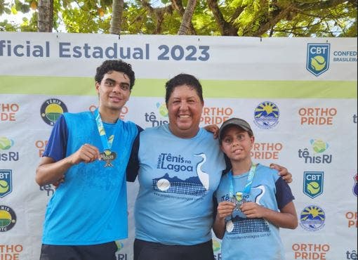 Tênis na Lagoa Antonio Vitor e Maria Giulia