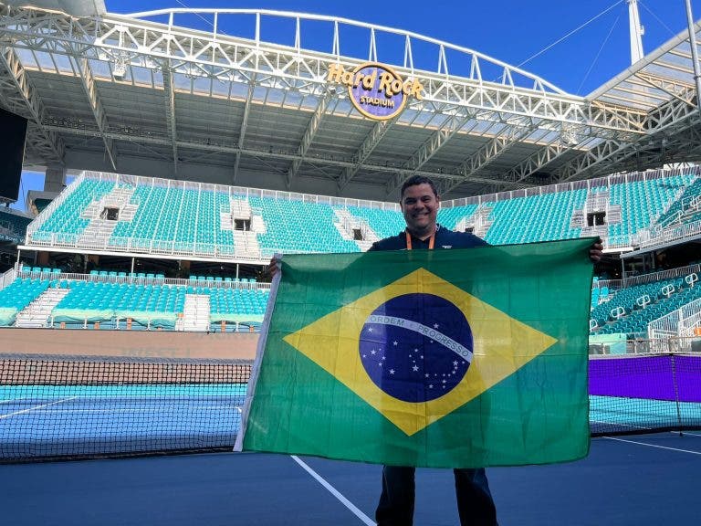 Conheça história de encordoador brasileiro que trabalha com grandes tenistas no Miami Open