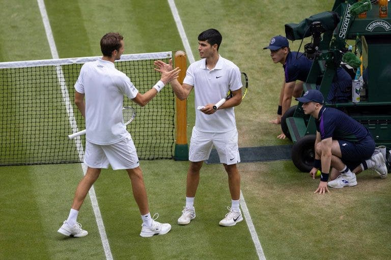 Medvedev venceu único confronto anterior contra Alcaraz, em Wimbledon