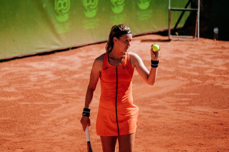 Bouzkova confirma favoritismo na estreia do ITF W100 de Oeiras