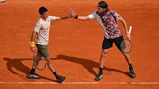 Tsitsipas vai jogar duplas com o irmão em Roland Garros; confira a lista
