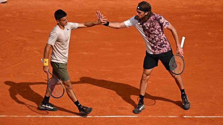 Tsitsipas vai jogar duplas com o irmão em Roland Garros; confira a lista