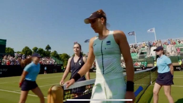 [VÍDEO] Bia Haddad não cumprimenta árbitro após derrota na estreia em Nottingham