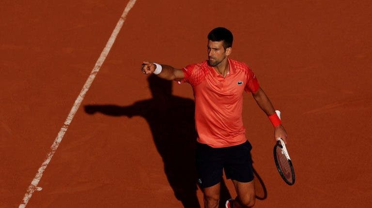 Djokovic encerra Roland Garros com desempenho impecável em tie-breaks