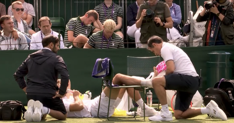 Nuno Borges sente lesão e cai para Cerúndolo em Wimbledon