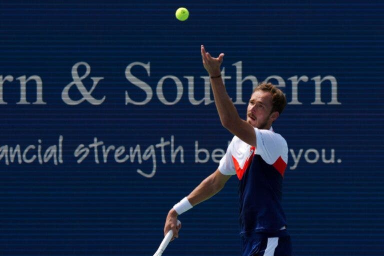 Medvedev lidera retorno do circuito da ATP à China quatro anos depois