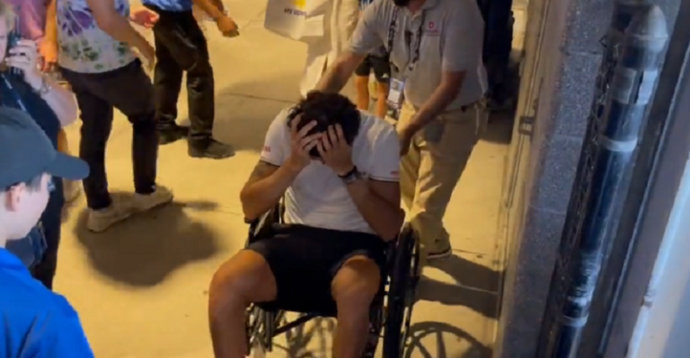 [VÍDEO] Berrettini deixou o US Open de cadeira de rodas e em lágrimas