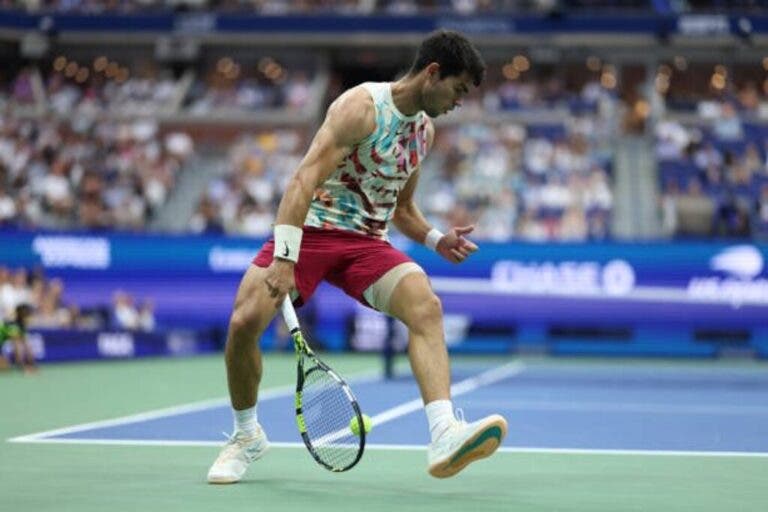 Alcaraz explica faixa na perna esquerda: “Jogar um Grand Slam é muito difícil”