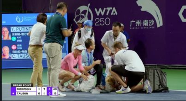 [VÍDEO] Tauson não aguenta o calor na China e colapsa fisicamente em pleno jogo