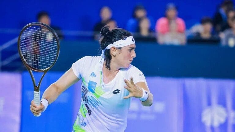 Jabeur desiste depois de avançar em Zhengzhou e preocupa para o WTA Finals