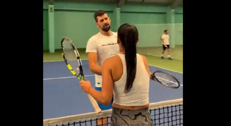 [VÍDEO] Djokovic se prepara para Masters de Paris com tenista sérvia