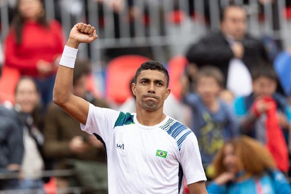 Thiago Monteiro vira contra Gustavo Heide e vence duelo brasileiro pelo bronze no Pan