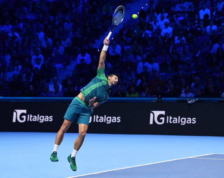 O dado surreal que mostra o nível impressionante de Djokovic no saque no ATP Finals