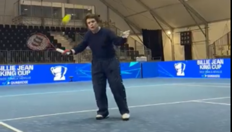 [VÍDEO] Que maravilha! Aos 79 anos, Billie Jean King encanta jogando tênis