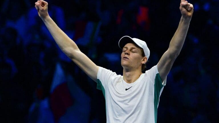 Sinner segue imbatível, bate Medvedev e vai decidir pela primeira vez o ATP Finals