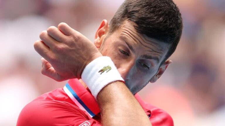 Djokovic não joga duplas contra a República Tcheca devido a lesão no pulso