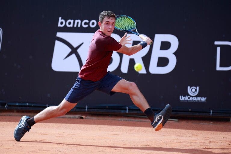 Paulista Enzo Kohlmann, 17 anos, estreia em Slams no Australian Open