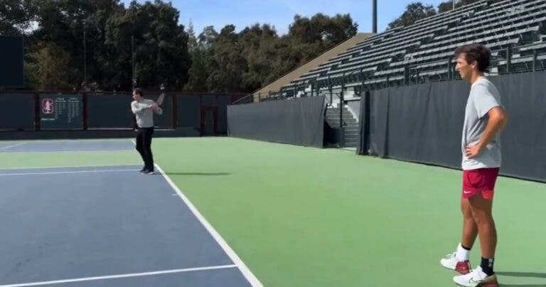 [VÍDEO] Federer mostra aos alunos de Stanford como bater um forehand