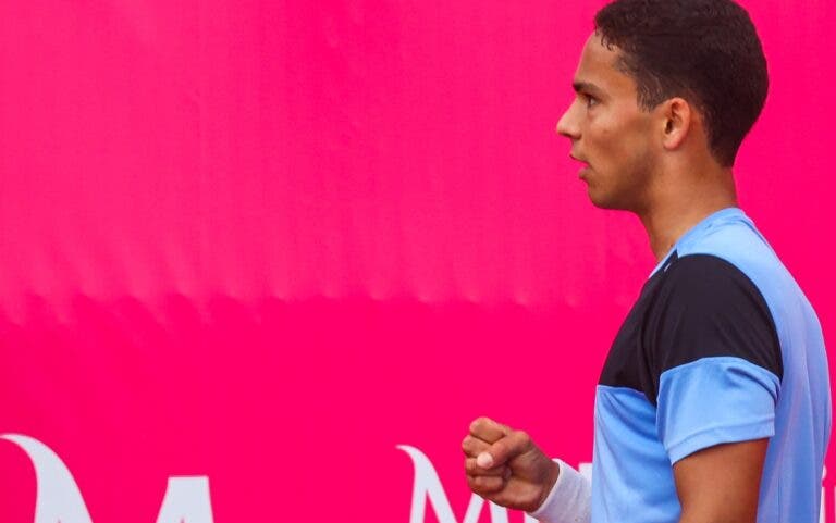 Pedro Araújo avança em Monastir com vitória tranquila mesmo sem as suas raquetes