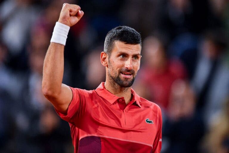 Djokovic tem viagem marcada para Wimbledon nesta segunda-feira