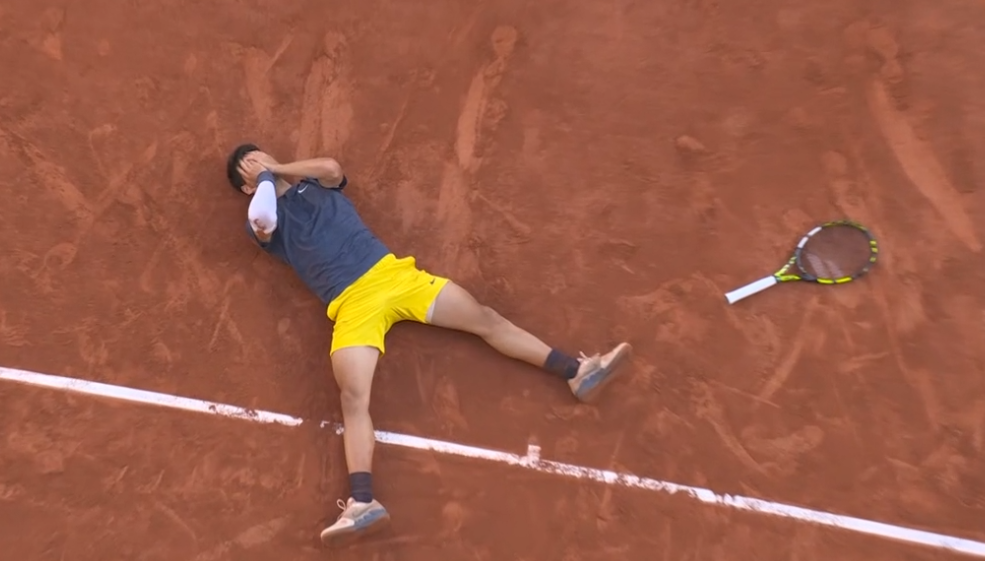 [VÍDEO] O momento em que Alcaraz se tornou o Rei de Roland Garros pela primeira vez