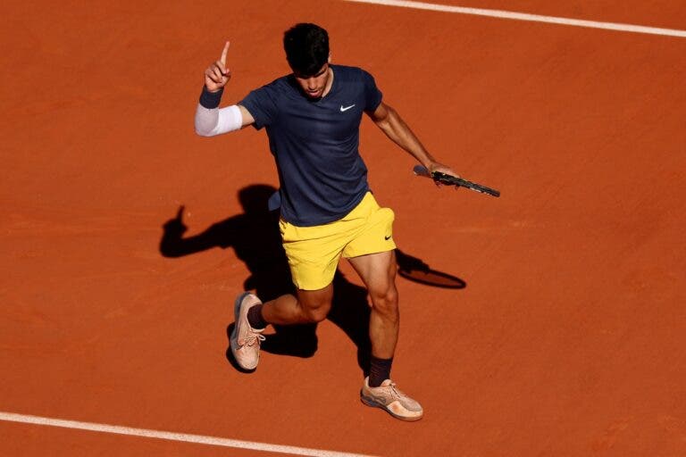 Alcaraz revela o momento em que ‘esqueceu’ a lesão durante Roland Garros