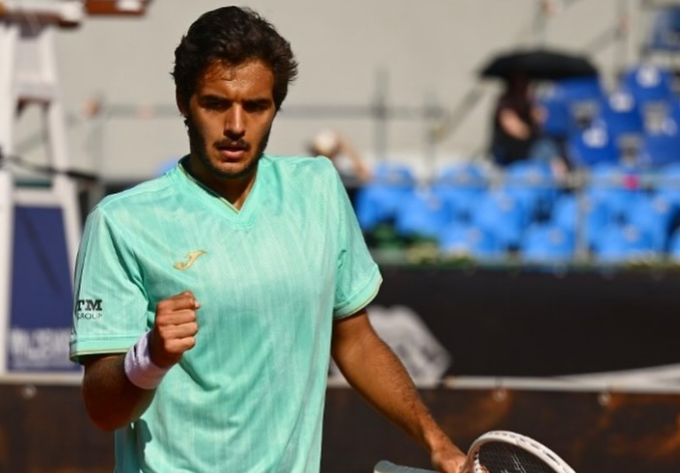 Francisco Cabral soma grande vitória e chega à primeira semifinal de ATP em mais de um ano