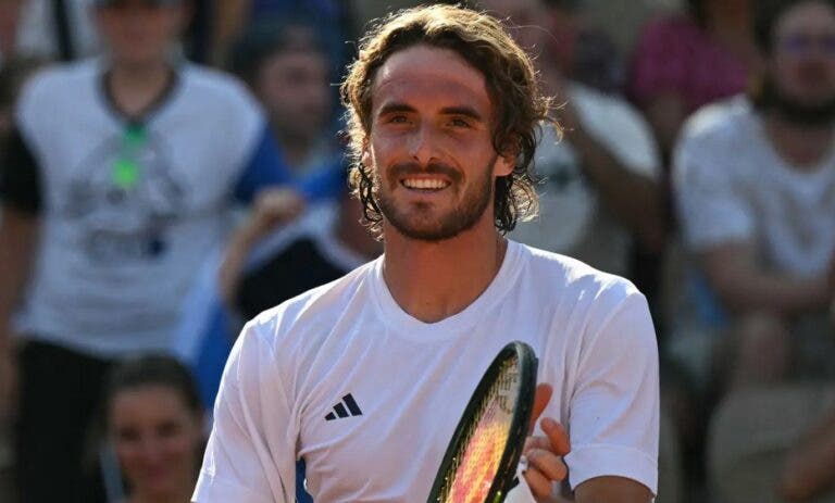 Tsitsipas anuncia novo treinador após saída do pai do comando técnico