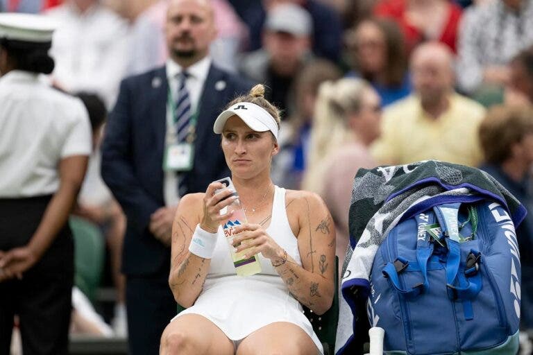 Atual campeã, Vondrousova é despachada logo na estreia de Wimbledon