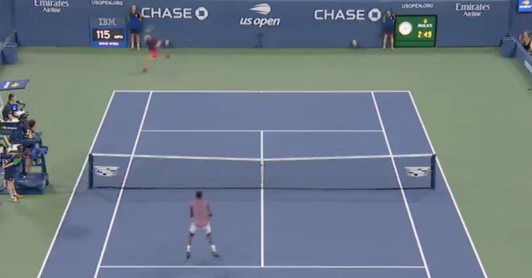 [VÍDEO] Ruud ganha ponto que esteve perdido várias vezes e leva público à loucura no US Open