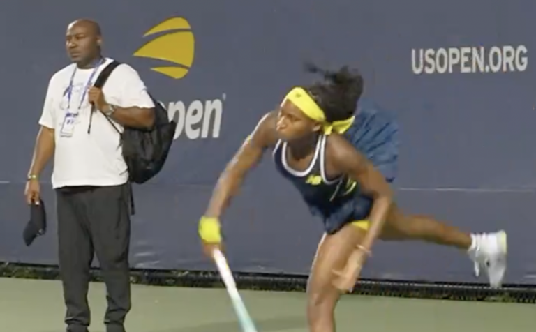 [VÍDEO] Gauff avançou no US Open… e foi direto para a quadra treinar o saque