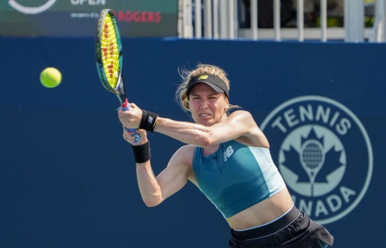 Bouchard voltou a trocar o pickleball pelo tênis e perdeu em Toronto após liderar por 7-5 e 5-1