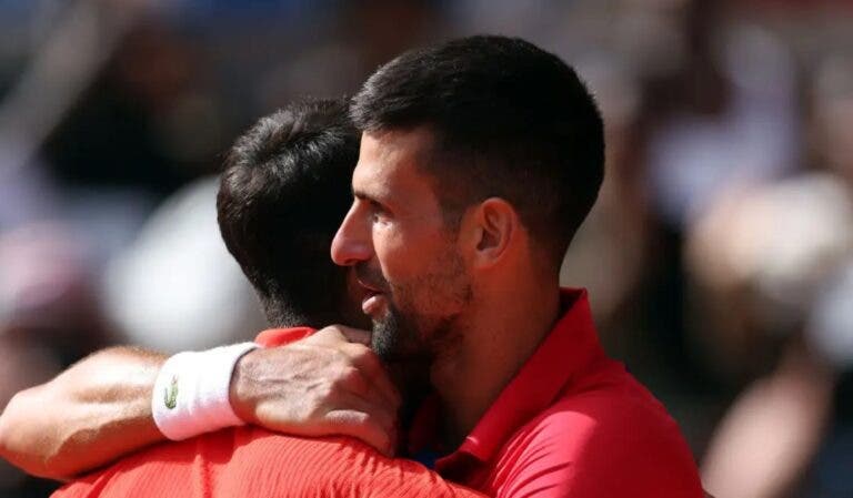 Alcaraz revela o que Djokovic lhe disse na rede após a final olímpica