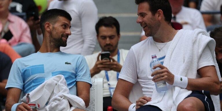 [VÍDEOS] Djokovic e Del Potro treinam no Arthur Ashe Stadium com milhares de pessoas assistindo