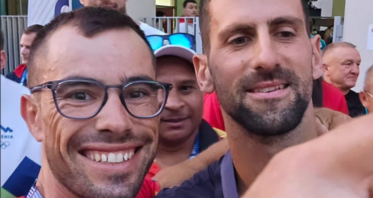 Fernando Pimenta vibra ao encontrar Djokovic na Vila Olímpica