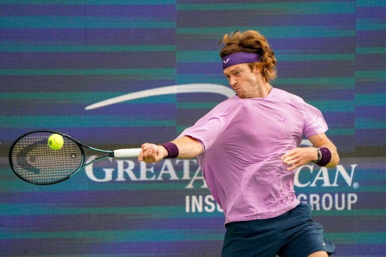 Rublev mantém boa sequência em Cincinnati, Dimitrov decepciona na estreia