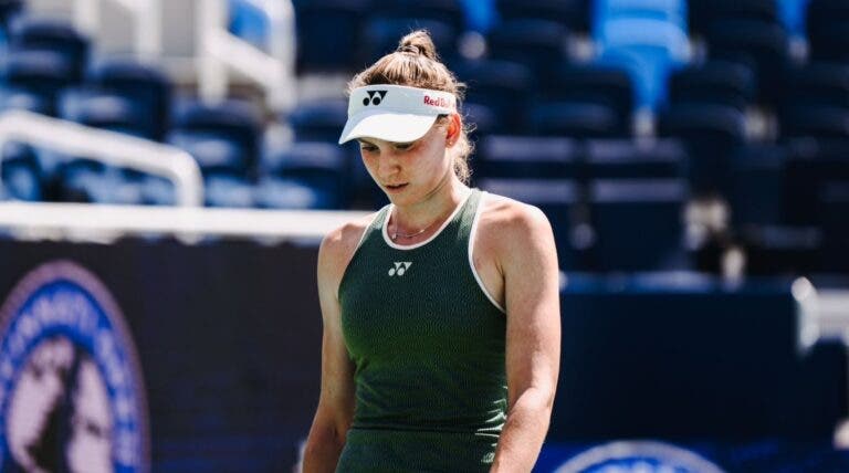 Rybakina perde após ter match points em Cincinnati; Ostapenko também cai e Svitolina segue