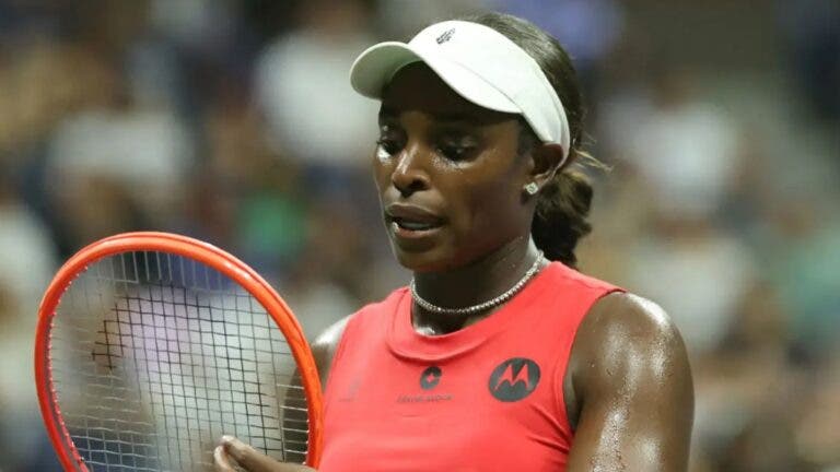 Stephens colapsa de forma surreal e cai no US Open; Krejcikova, Navarro e Azarenka vencem