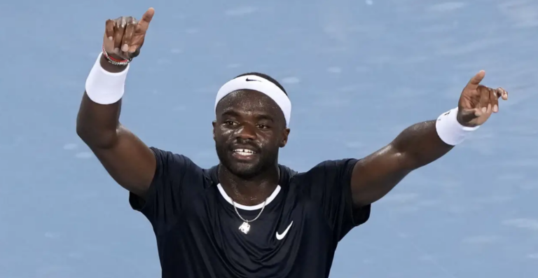 [VÍDEO] Os dois pontos de sorte de Tiafoe que ajudaram a virar o jogo em Cincinnati