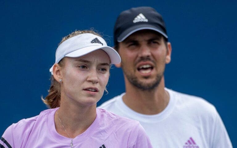 Rybakina se separa do treinador pouco antes do início do US Open