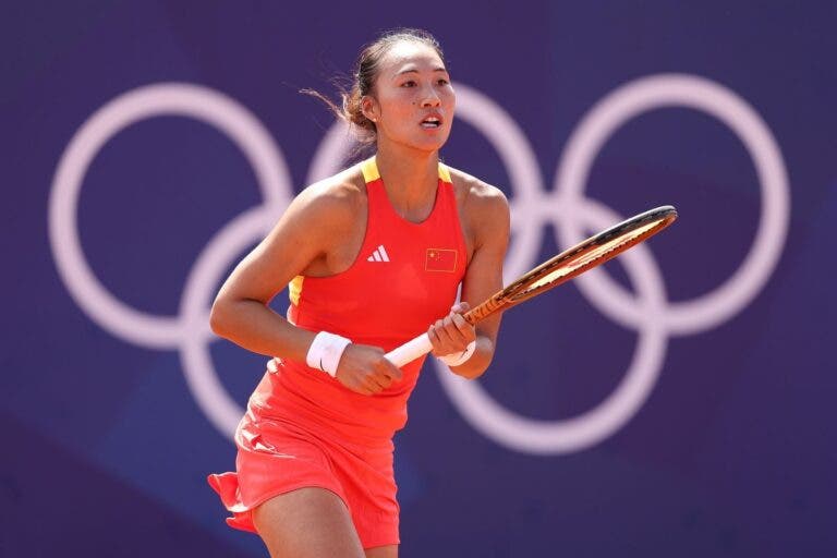 Saiba onde assistir Zheng x Vekic pela final dos Jogos Olímpicos ao vivo