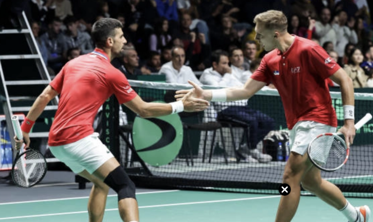 Djokovic assume responsabilidade nas duplas e confirma Sérvia nos qualifiers da Davis Cup Finals