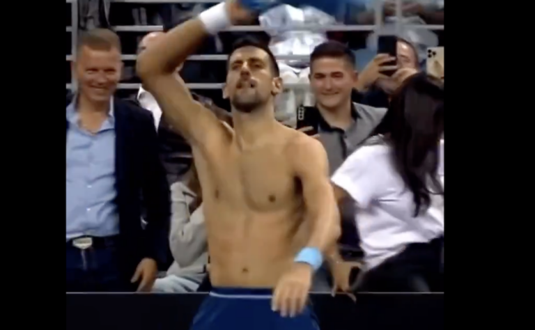 [VÍDEO] Duelo entre Djokovic e Dimitrov teve direito a uma sessão de ‘striptease’