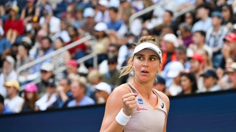 Bia Haddad bate ex-número 1 Wozniacki e vai às quartas do US Open pela primeira vez