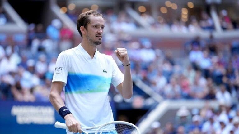 Medvedev atropela Borges e segue imparável no US Open