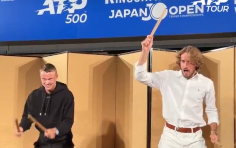 O hilário vídeo de Tsitsipas e Rune tocando taiko em Tóquio