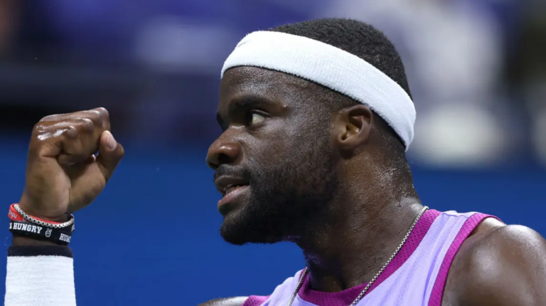 Tiafoe retorna à semifinal do US Open após colapso físico de Dimitrov